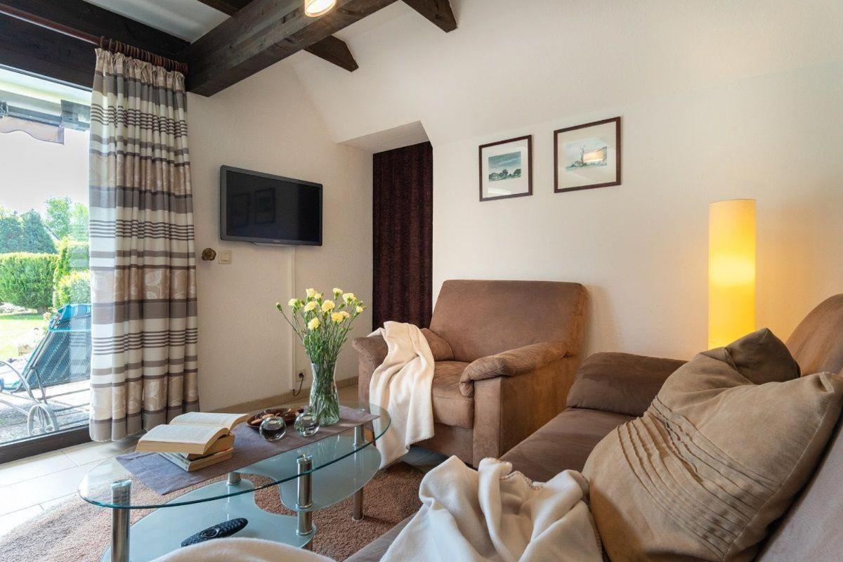 Großenbrode Am-Hohen-Ufer-Reetdach-Haus-Ocean-Breeze-136 빌라 외부 사진